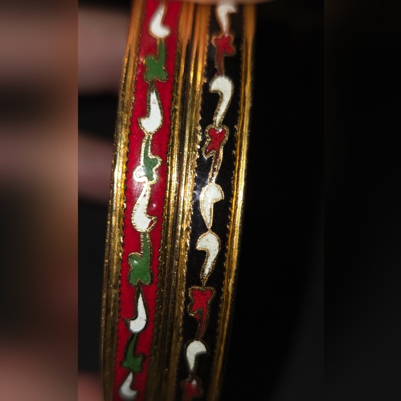 Cloisonne Vntg Shell Earrings and Cloisonne Bangle Set - Gold,Blue, Red - Picture 6 of 9